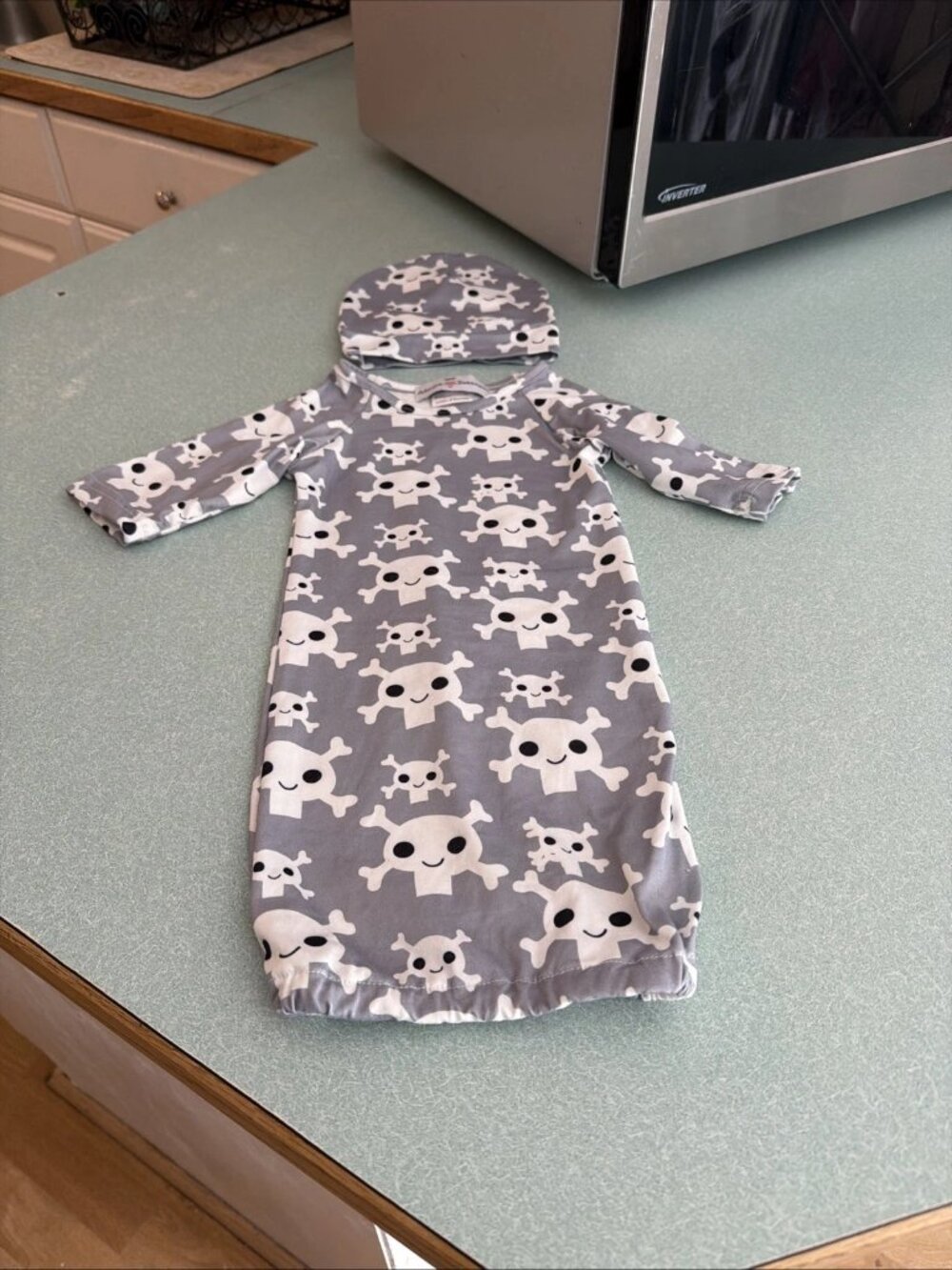 Adorable Sweetness Baby Gown & Hat Set - Playful Skull & Crossbones - Size 0-3M